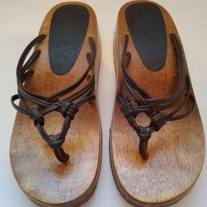 Bongo Dark brown Leather and wood sandals